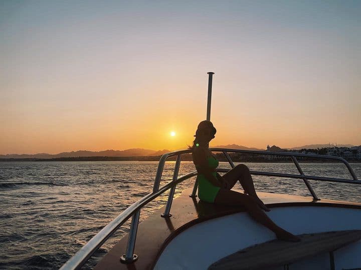 Romantic & Sunset Yacht Trips